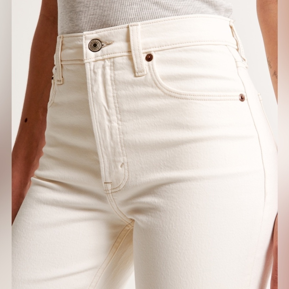 Abercrombie & Fitch Cream ultra High Rise 90s white Jeans - Picture 3 of 10